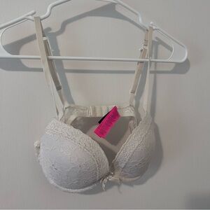 La Senza The Show Off Push Up Bra w Lace Overlay 32C White